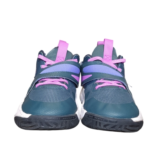 Nike Team Hustle D 11 Big Kids' Basketball Shoes Size 4Y - Picture 4 of 8